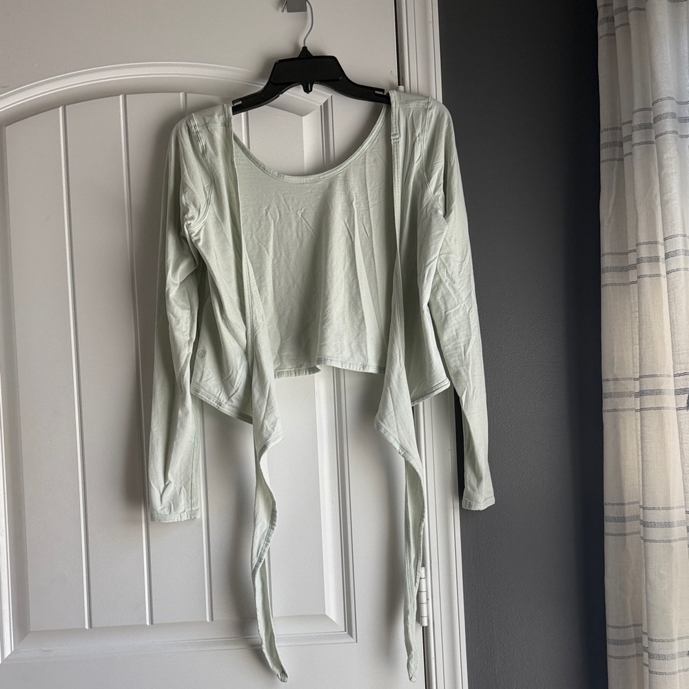 Lululemon crop top body wrap